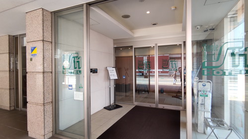 23時から16時まで自動ドア開きません